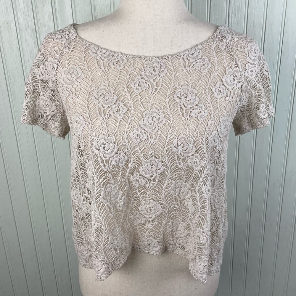 Kimchi Blue Floral Crochet Lace Button Back Short Sleeve Crop Top Boho Medium - Picture 3 of 9